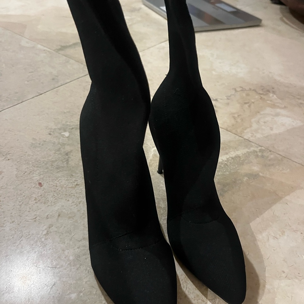 Chic Black Heeled Boots for Women - Picture 5 of 9